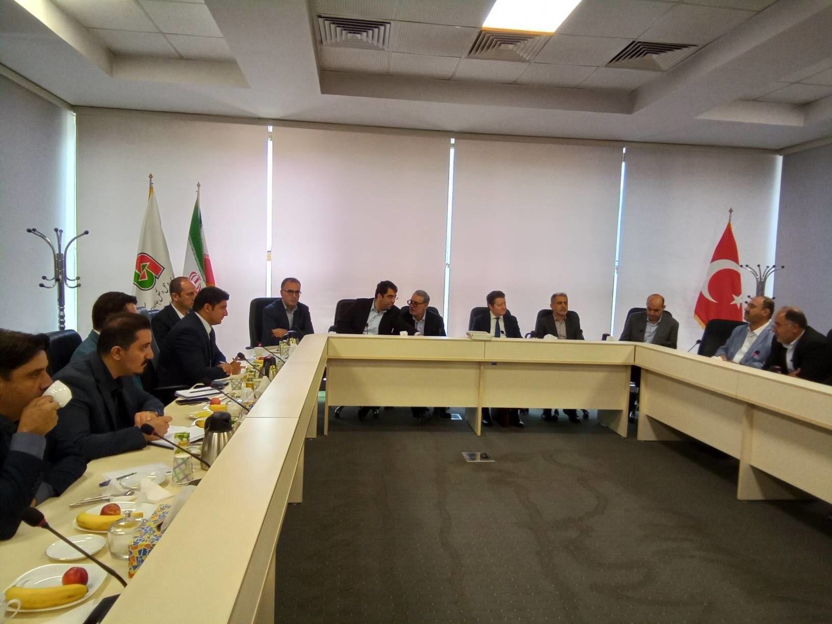 نشست مشترک مسئولان حمل‌ونقل ایران و ترکیه در پایانه مرزی سروی ارومیه