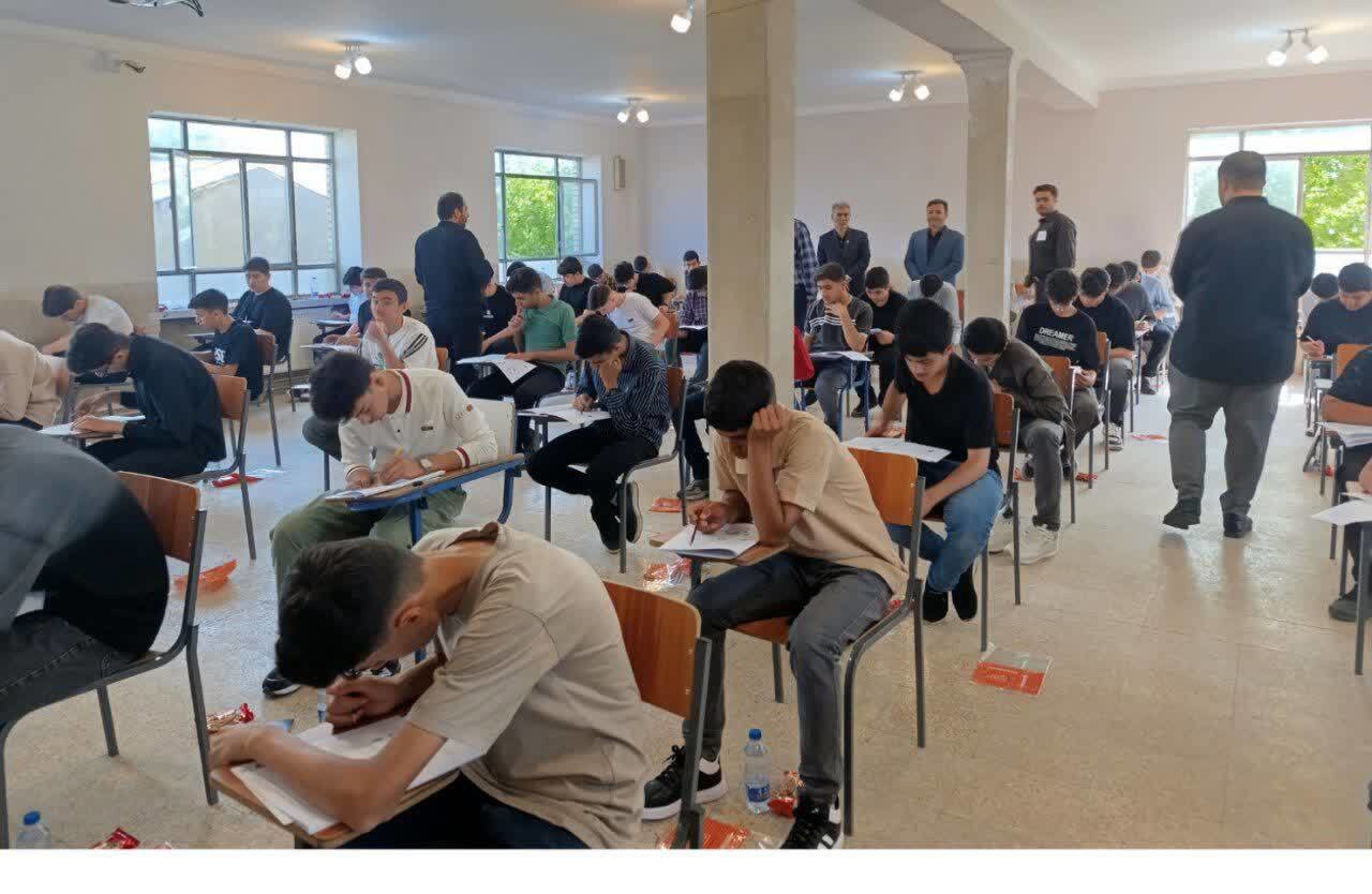 برگزاری آزمون سمپاد در سلماس با رقابت بیش از یک هزار دانش‌آموز