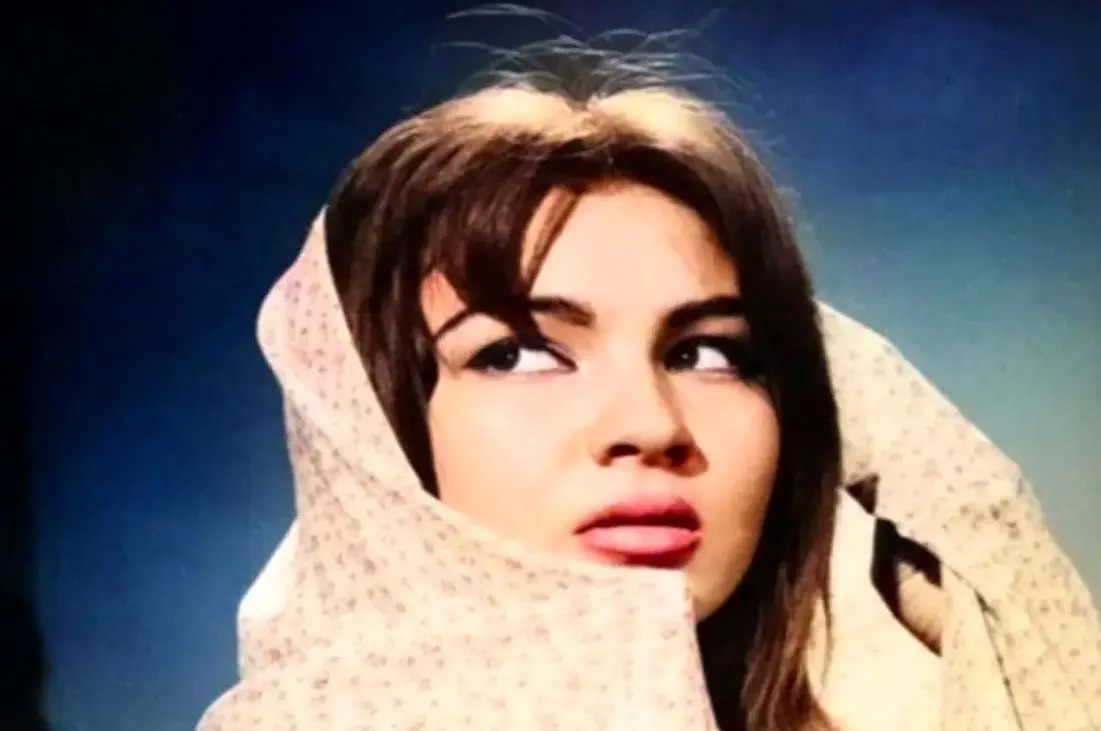 سفر زمان؛ «ناصر ملک مطیعی و سهیلا» در نمایی از فیلم مردها و جاده ها؛ سال ۴۲/ عکس