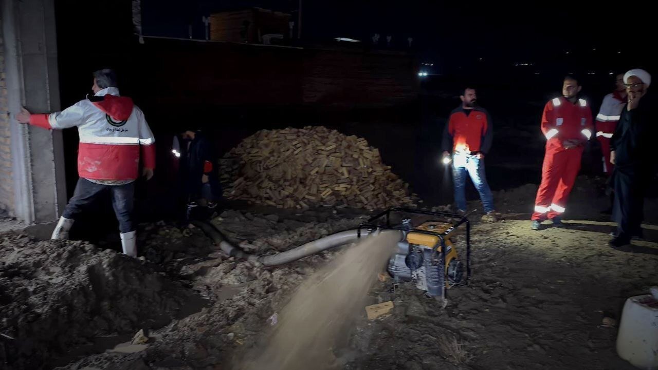 آماده‌باش هلال‌احمر سلماس و چالدران؛ امدادرسانی به ۱۵‌ واحد مسکونی