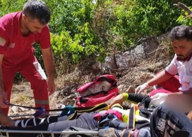 نجات ۳ طبیعت‌گرد مصدوم پس از ۱۲ ساعت عملیات در ارتفاعات ورزقان