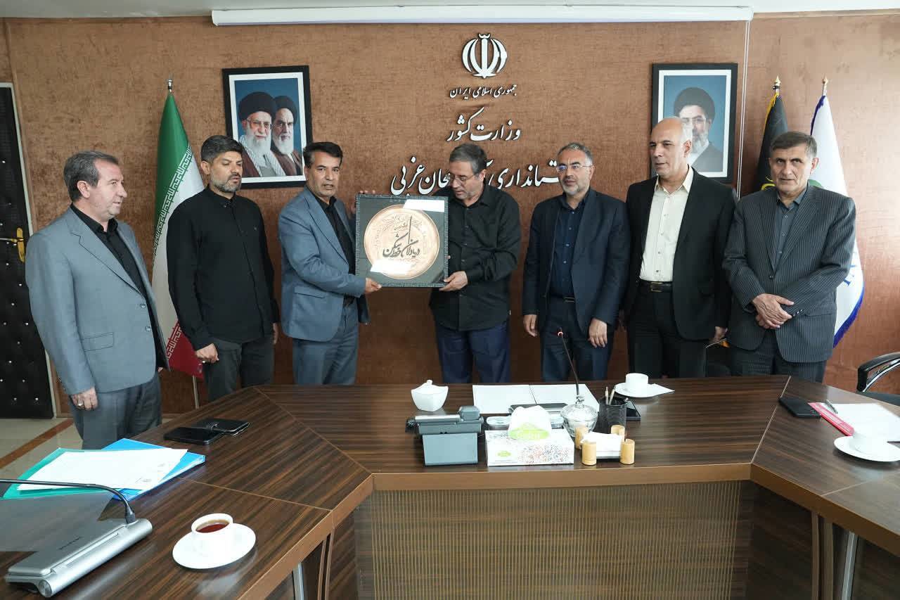 قدردانی یادگاران دفاع مقدس از استاندار آذربایجان‌غربی
