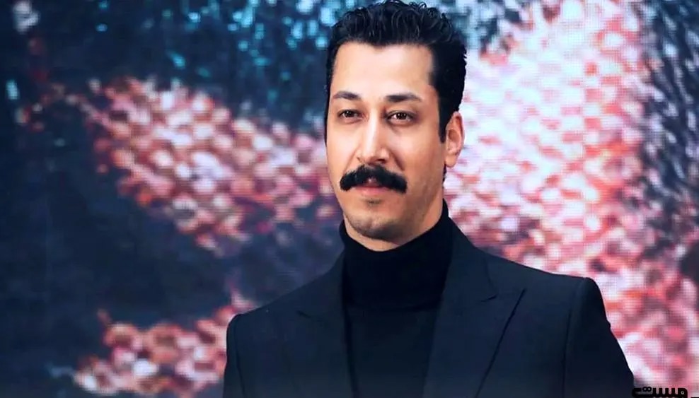 سفر در زمان؛ «بهرام افشاری» با زیرپوش و شلوارک روی صحنه تئاتر؛ ۱۲ سال قبل
