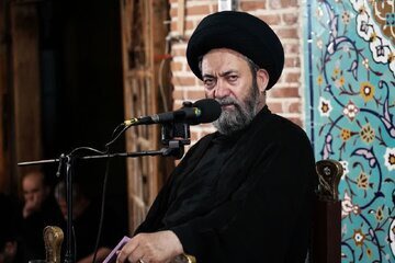 شرکت در تشییع رهبر شهید خارج کردن آمریکا و اسرائیل از توهم است