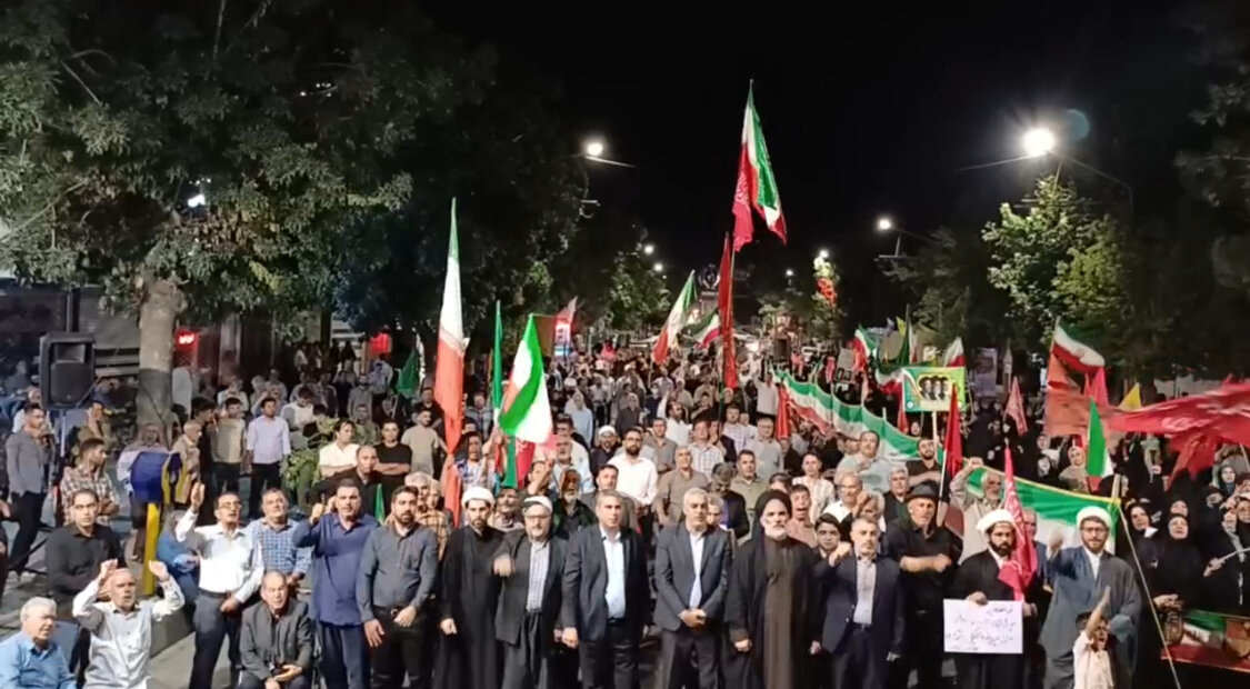 سلماسی‌ها در حمایت از رهبری و انقلاب همچنان در خیابان ایستاده اند