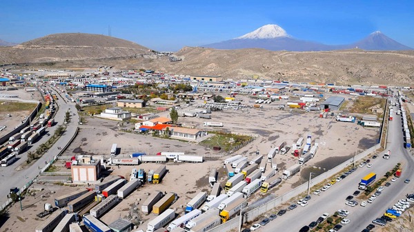 فرماندار ماکو: موانع ترانزیت در مرز بازرگان باید رفع شود