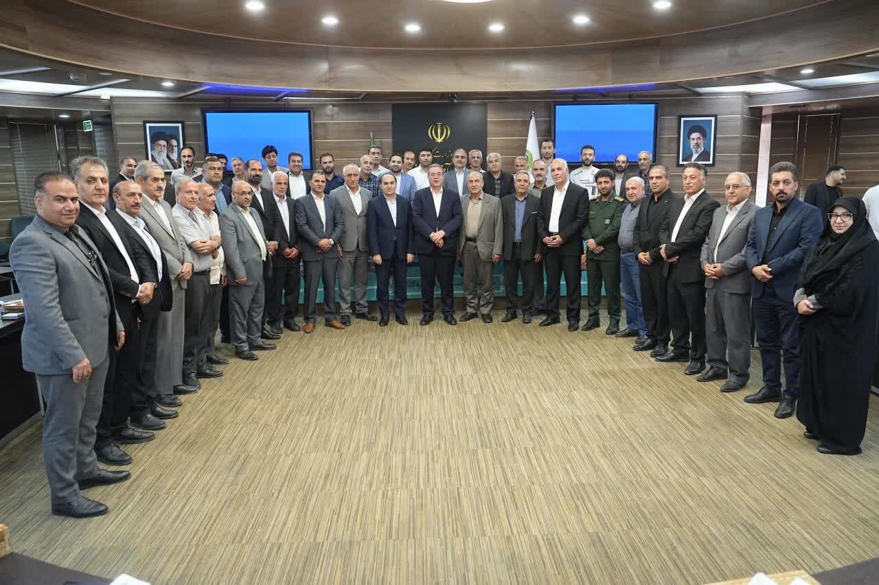 اصناف برای تبدیل استان به قطب تجارت کشور پای کار بیایند