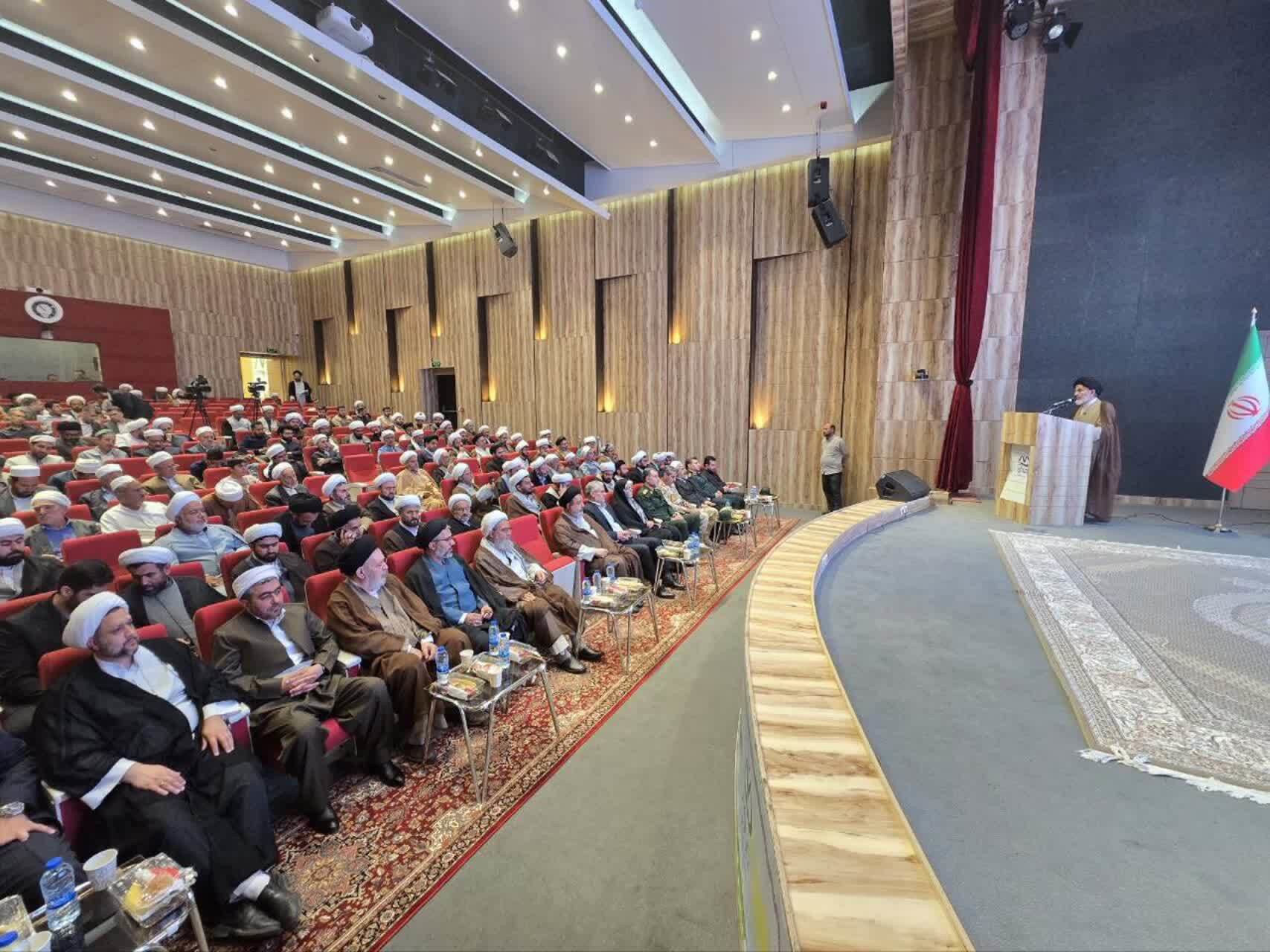 همایش نخبگان عالم تمدن‌ساز در ماکو؛ تبیین نقش علما در تحقق تمدن نوین اسلامی و وحدت امت