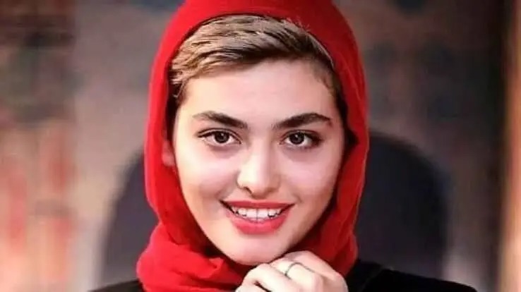 سفر در زمان؛ «ریحانه پارسا» بعد مهاجرت به ترکیه و در کنار برادرش؛ سال ۱۴۰۲