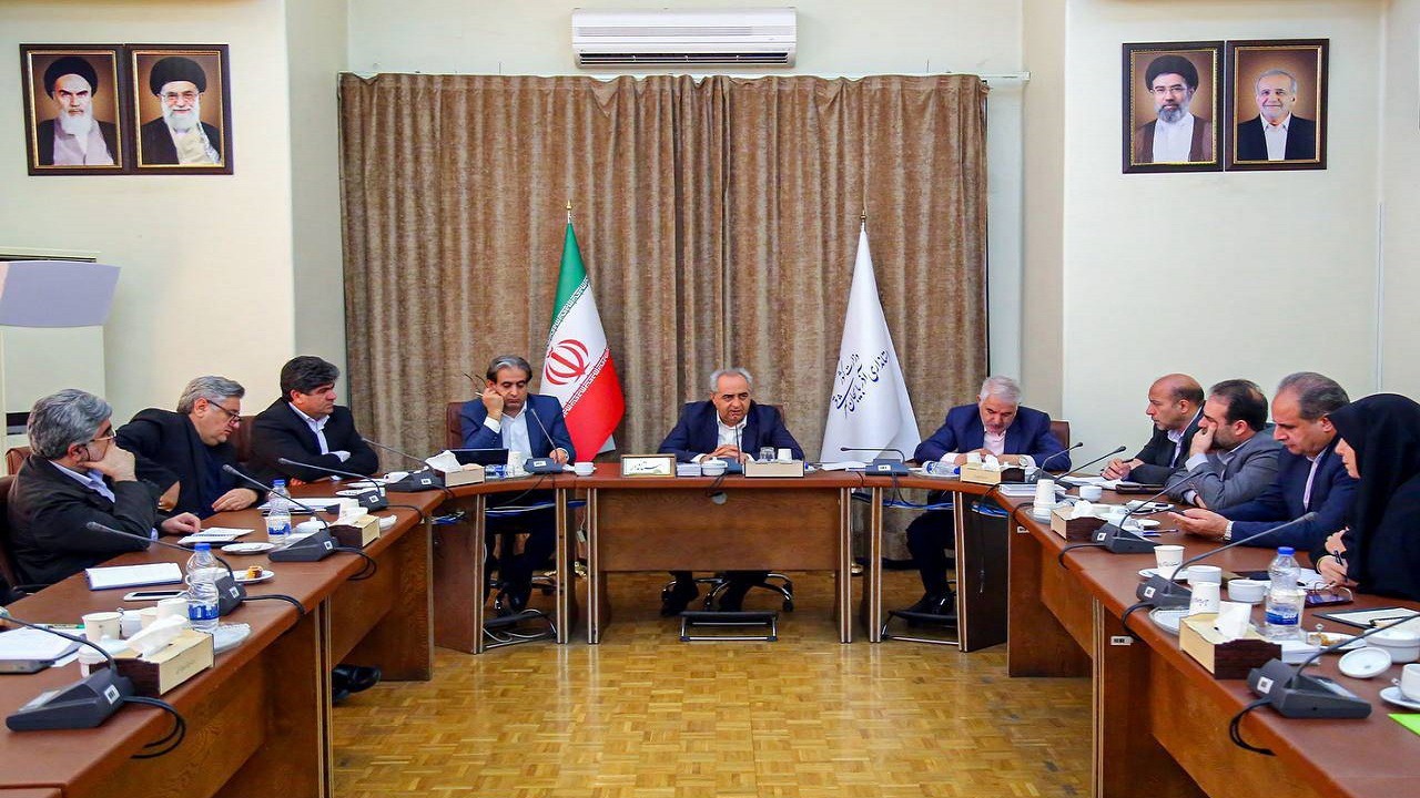 کنگره استاد شهریار باید در شان این شاعر نامدار برگزار شود