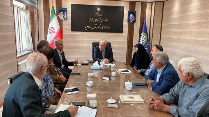 فرماندار ارومیه: موانع صادرات محصولات کشاورزی شناسایی و رفع شود