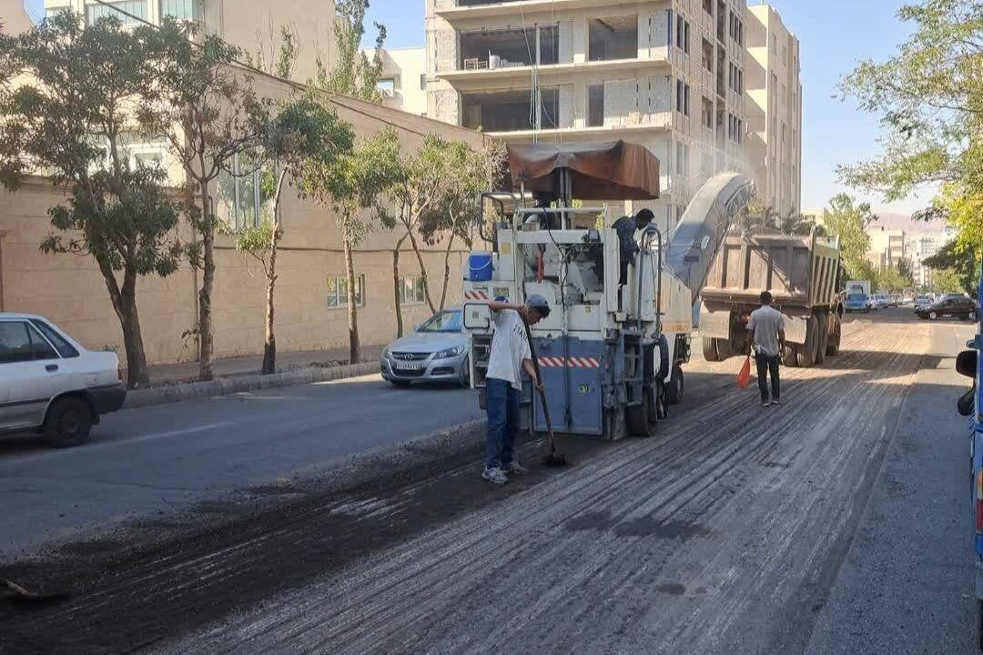 تراش آسفالت خیابان صبا در منطقه ۲ تبریز به پایان نزدیک شد