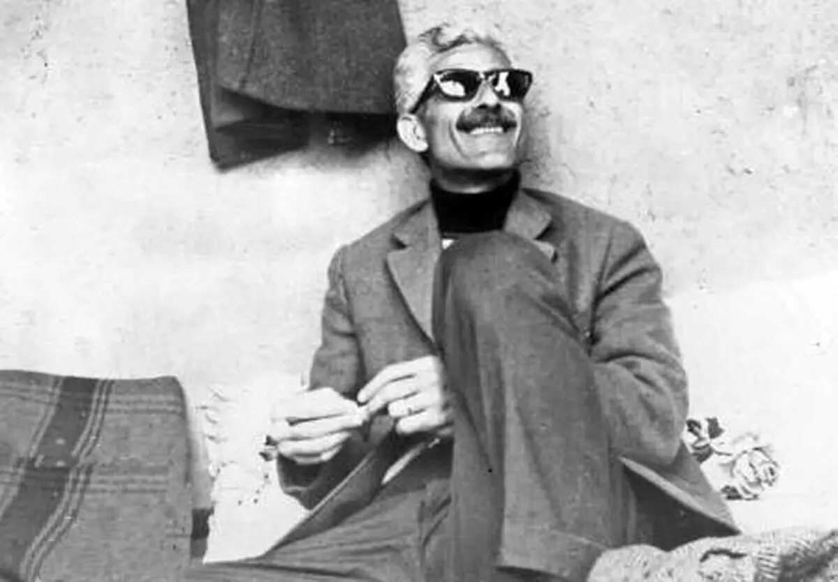 دست نوشته آل احمد در باره دینگرایی همسرش سیمین دانشور/ با مذهب مدتهاست که پیمان عدم تعرض بسته‌ام!