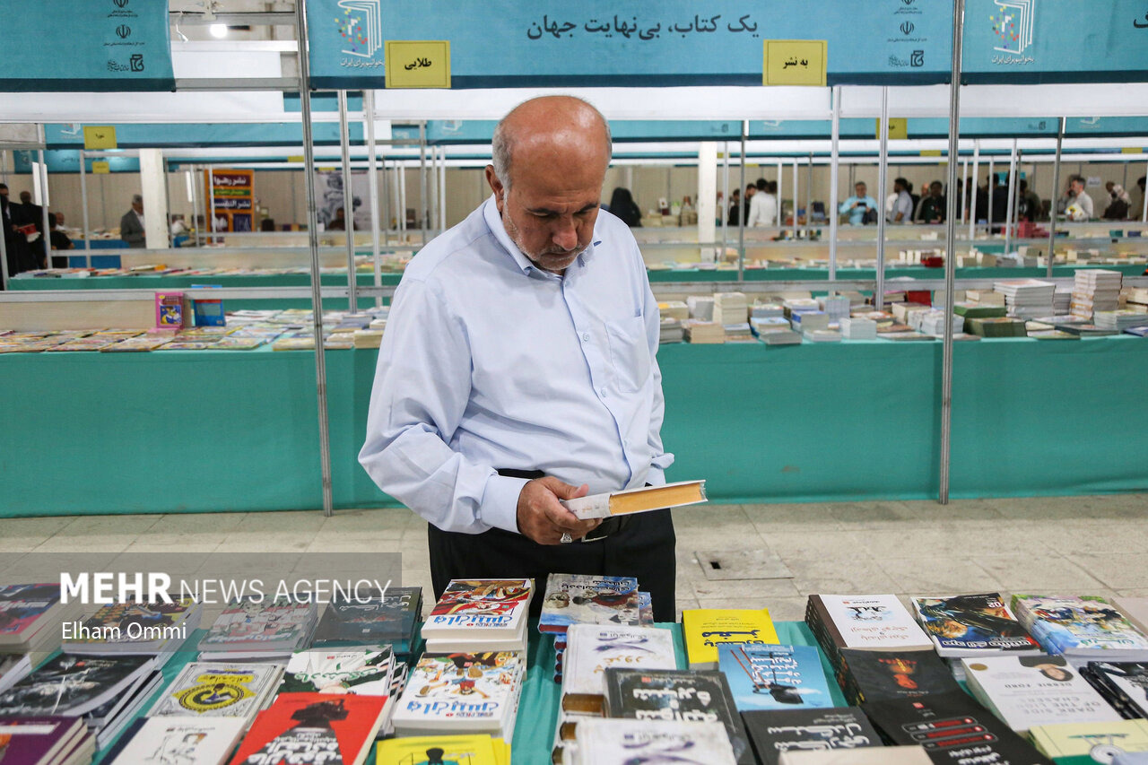 نمایشگاه سراسری کتاب ارومیه با حضور ۲۶۴ ناشر آغاز به کار کرد
