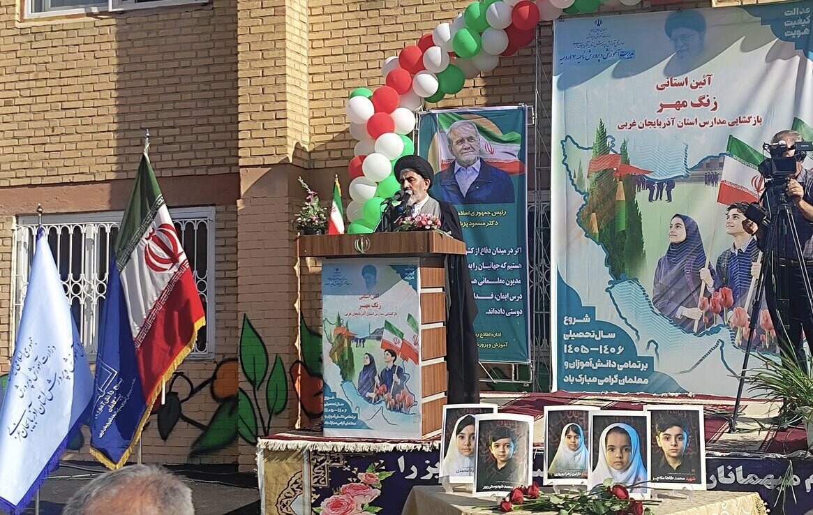 دانش آموزان کشور را در مسیر علم و دانایی به قله های سرافرازی برسانند