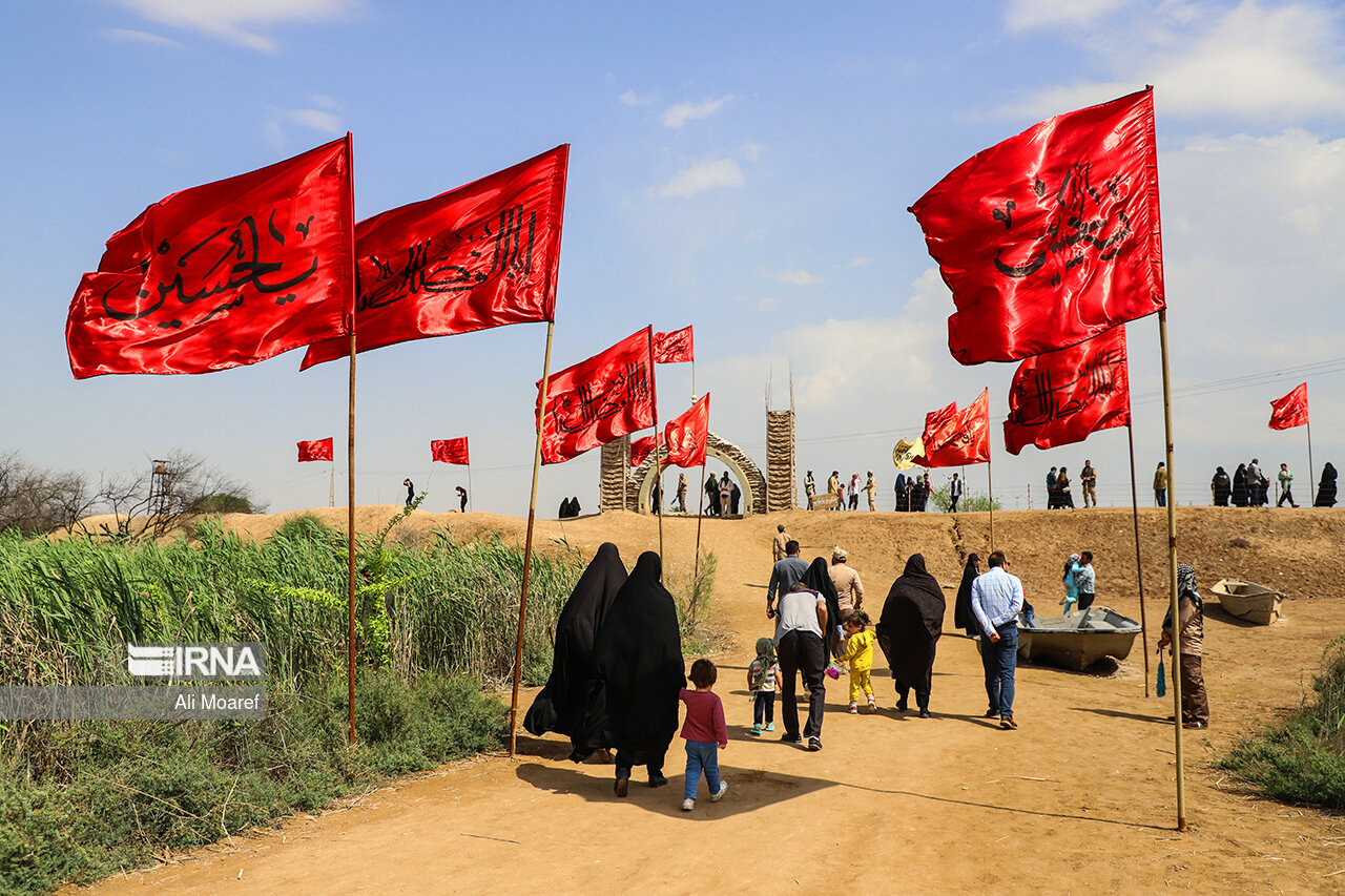 ادای احترام وزیر تعاون به شهدای هشت سال دفاع مقدس در یادمان شلمچه