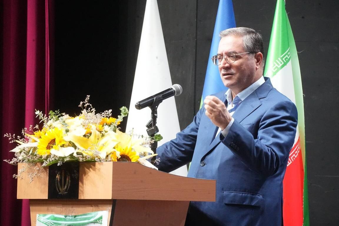 ارزش افزوده سیب تاثیر آن در اقتصاد آذربایجان غربی مورد توجه قرار گیرد