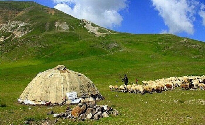 استاندار آذربایجان شرقی: کاهش جمعیت عشایر زنگ خطری برای سیاست‌گذاری‌های حمایتی است