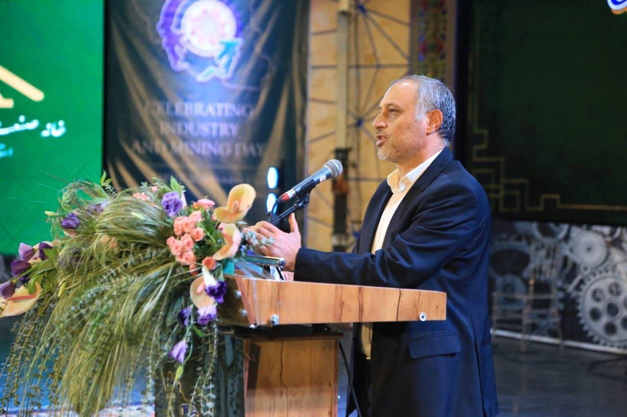 پرنیان: آذربایجان نماد همت، ایستادگی و تولید است