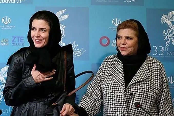 سفر در زمان؛ «ناصر ملک‌مطیعی و زری خوشکام» در نمایی از سریال سلطان صاحبقران؛ سال ۵۴
