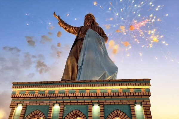 تندیس شمس تبریزی در خوی رونمایی شد