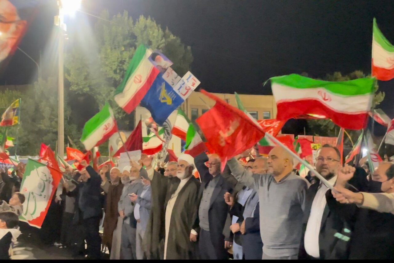 ۲۲۱مین شب حضور تبریزی‌ها در میدان همبستگی
