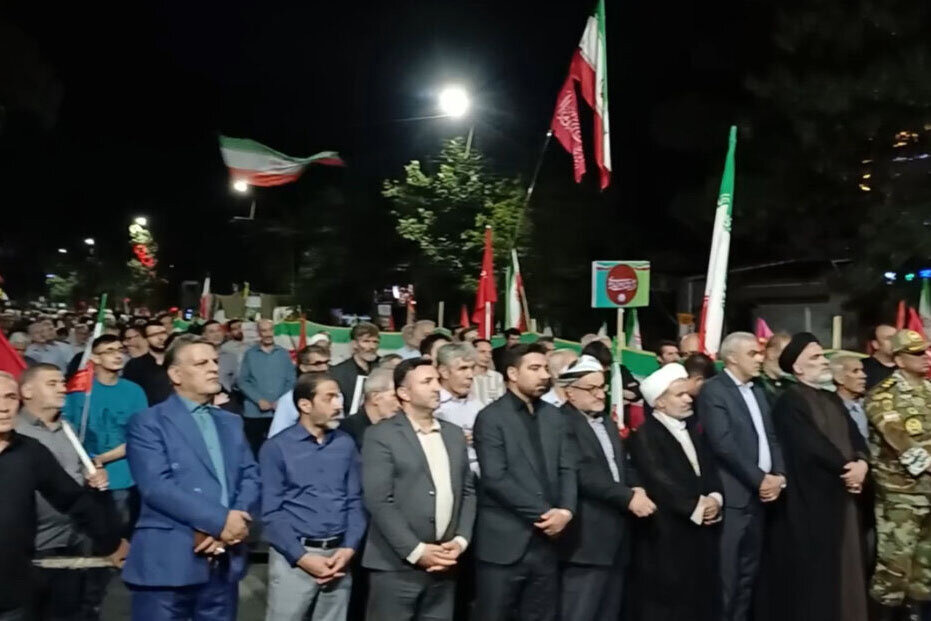۲۲۵ شب حماسه و همدلی سلماسی در حمایت از رهبری  و انقلاب