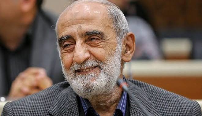 ستایش «شریعتمداری» از «رضایی»: برادر محسن دست‌مریزاد!
