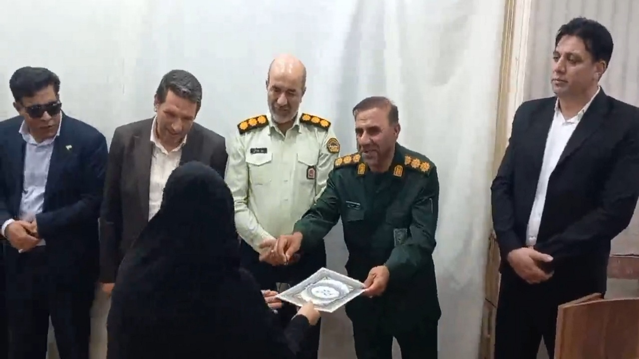 پیام آذری