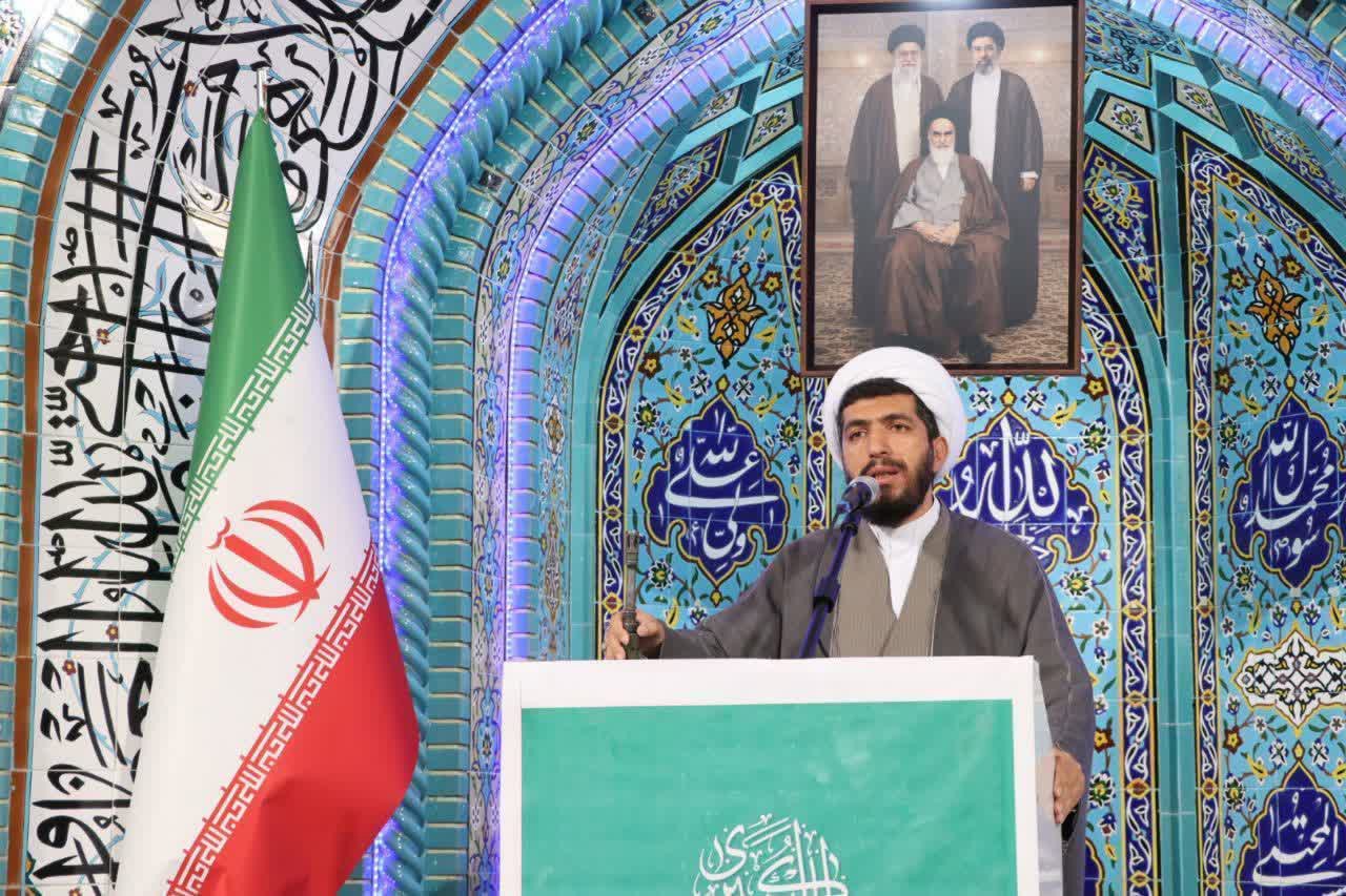 امام جمعه تکاب: دشمن خواهان رخنه در اراده پولادین مردم ماست