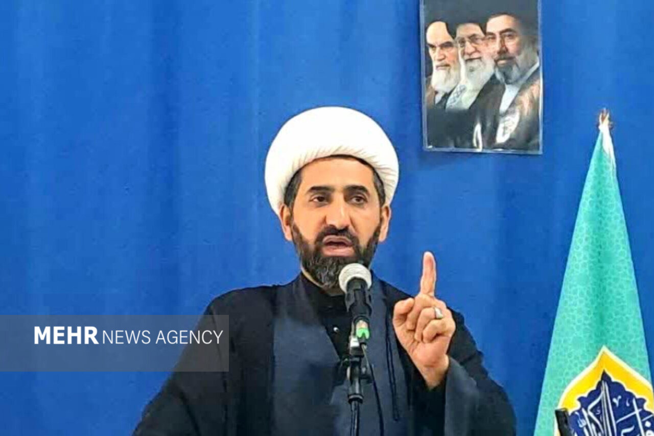 فاطمه(س) الگوی دفاع از ولایت