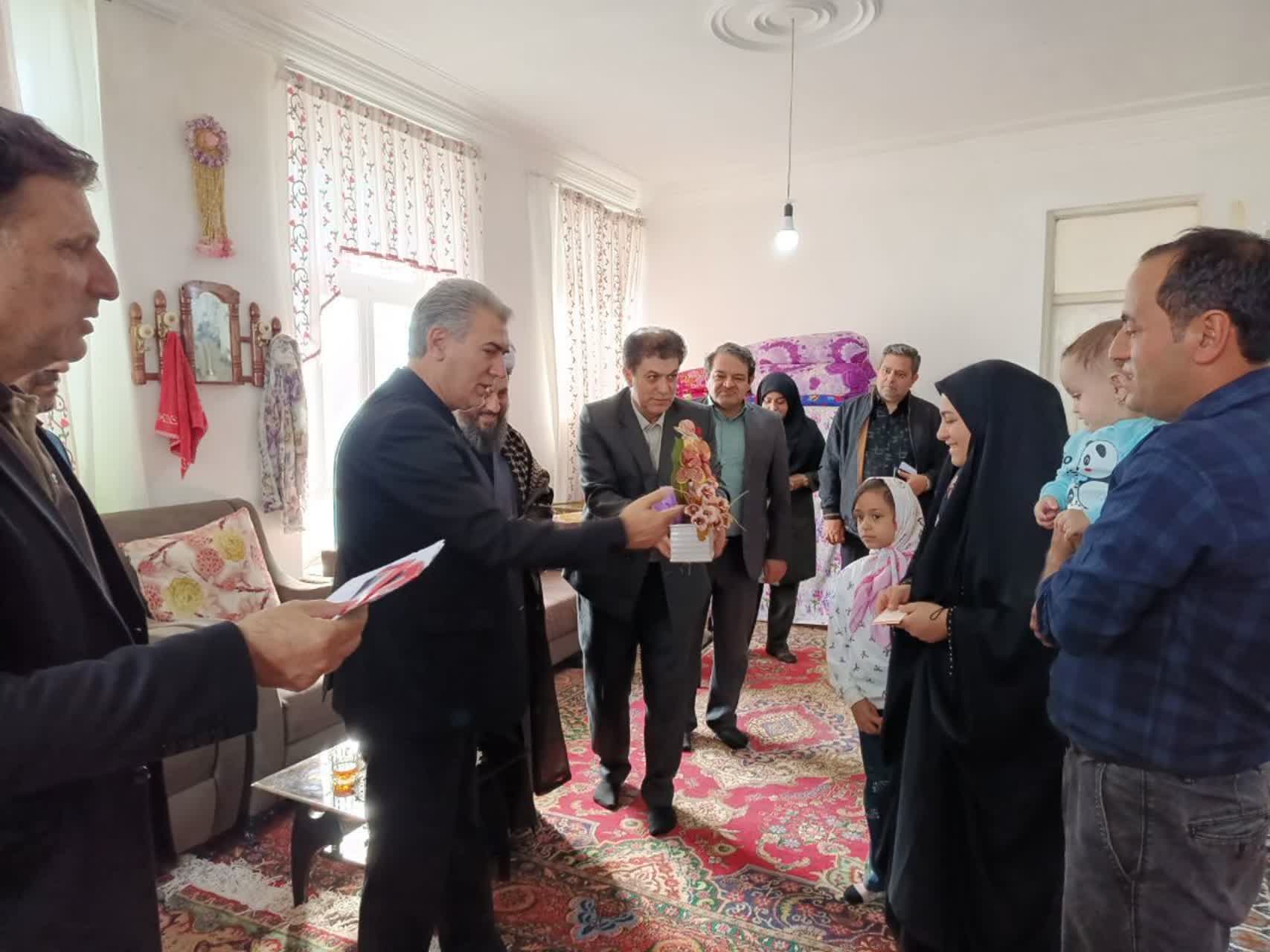 پیام آذری