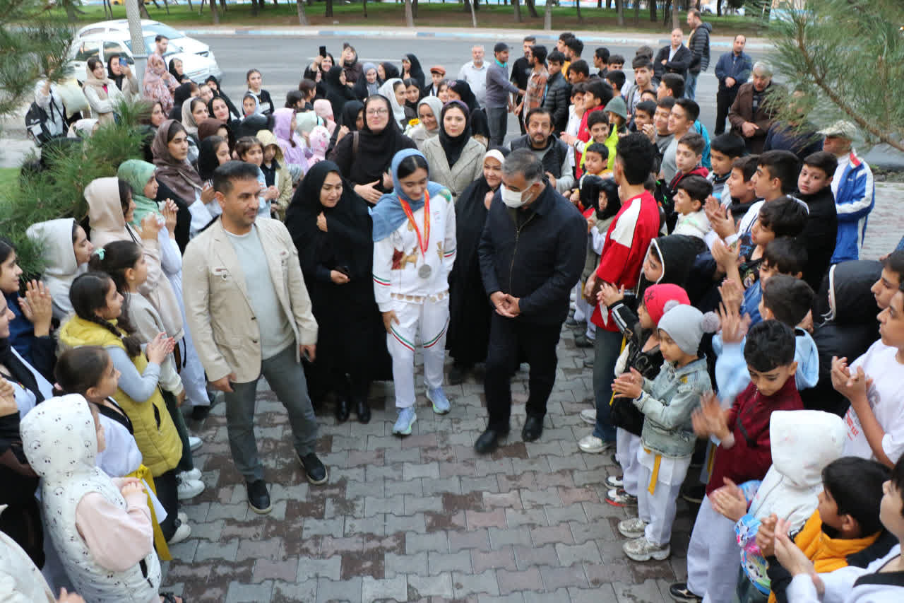پیام آذری