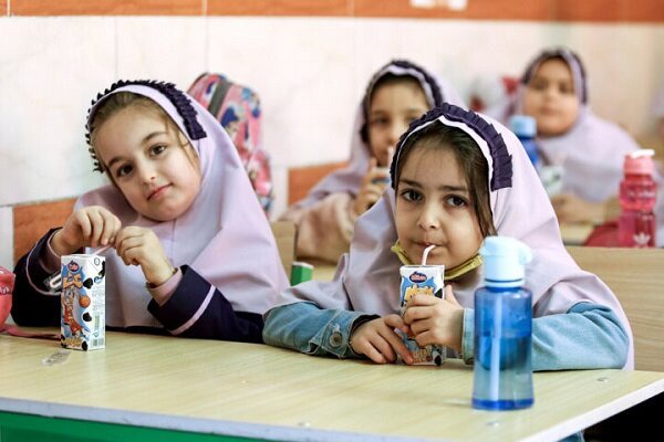 تغذیه رایگان بین۳۷۶هزار دانش‌آموز ابتدایی آذربایجان‌ غربی توزیع می شود
