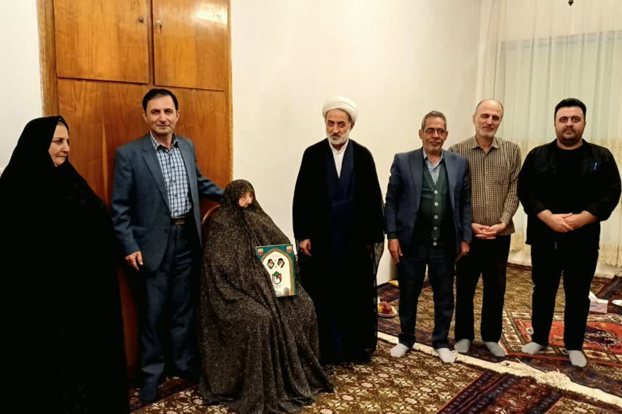 مادران شهدا شایسته والاترین تکریم‌اند