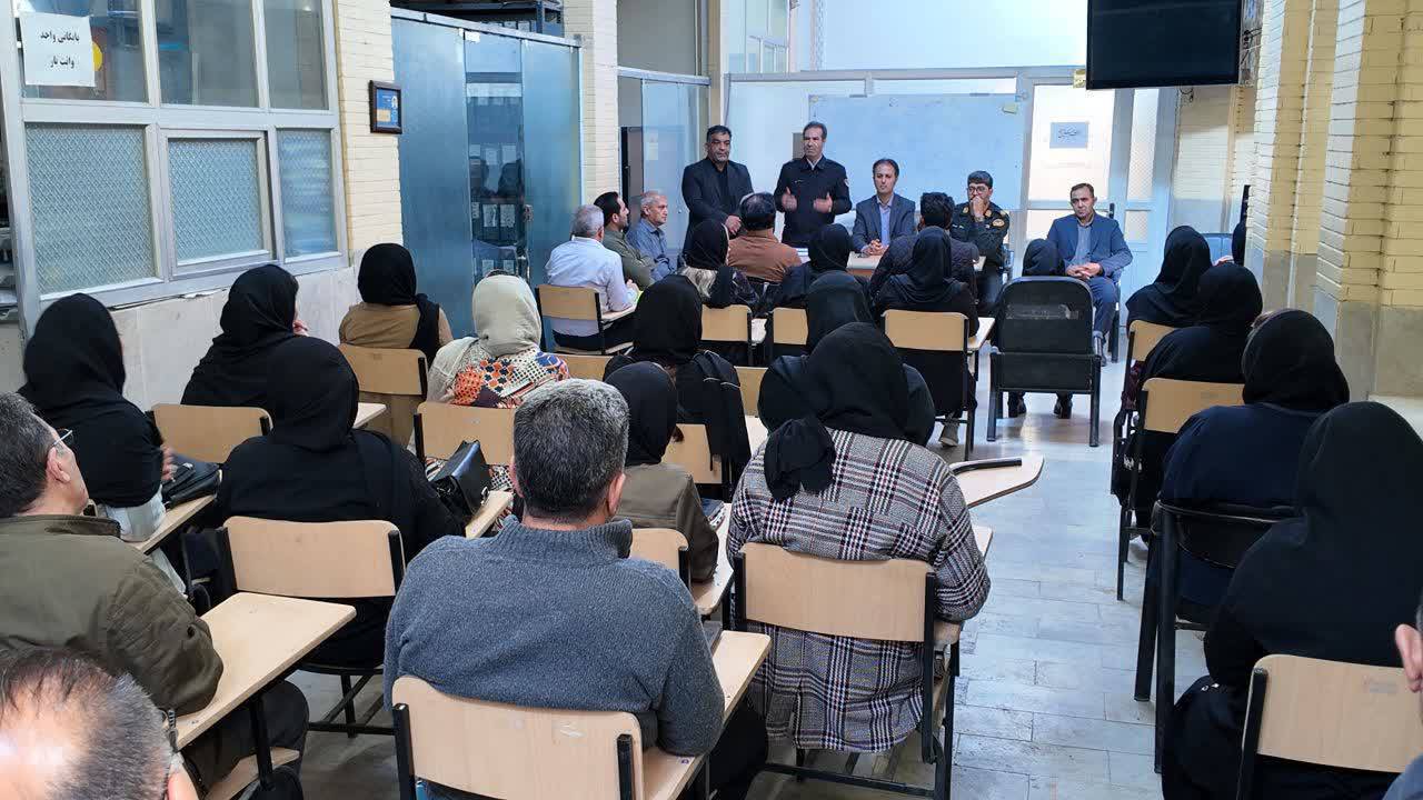 پیام آذری