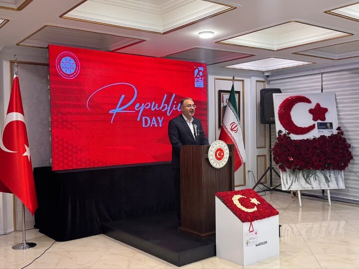 پیام آذری